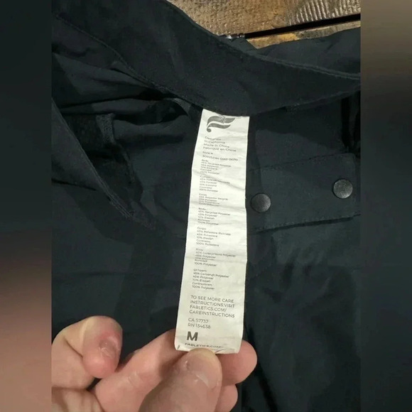 Men’s Fabletics shorts medium - Picture 5 of 7